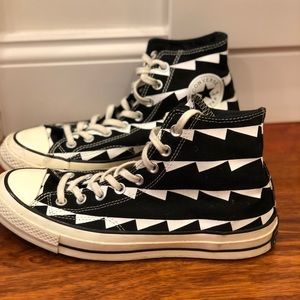 Cuck Taylor all-Star high top shoes